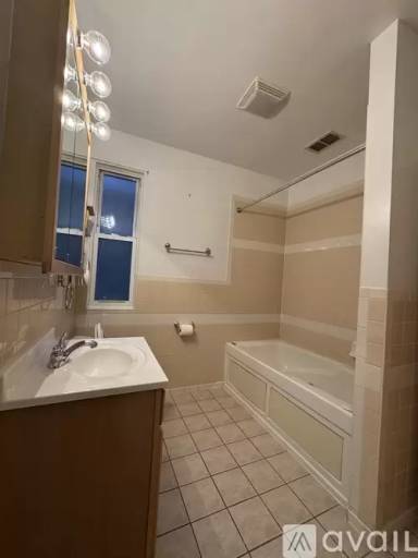 Main picture of 3636 S Hermitage Ave