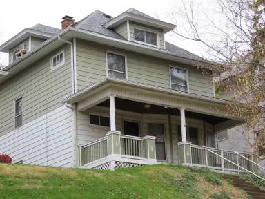 Main picture of 620 10th St