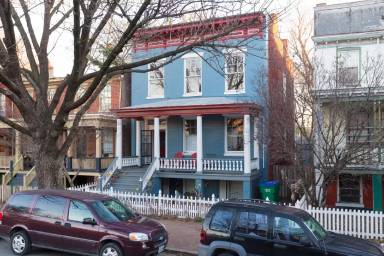 Main picture of 412 W Marshall St