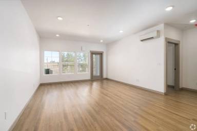 Main picture of 102 E Farwell Rd