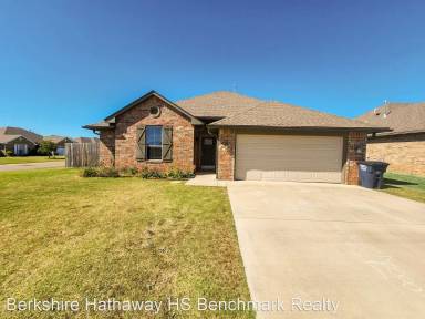 Main picture of 2200 Crooked Oak Dr