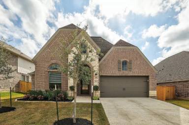 Main picture of 809 Cedar Lake Blvd