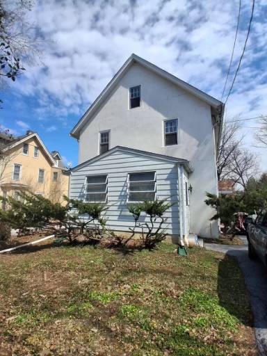 Main picture of 325 S Valley Forge Rd