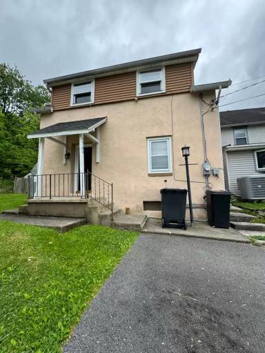Main picture of 1735 Ehret Ln