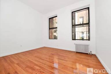 Main picture of 122 Orchard St
