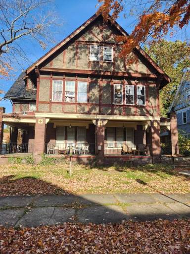 Main picture of 662 W 9th St