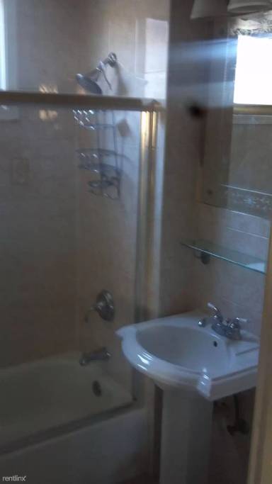 Main picture of 220 Ward Pl
