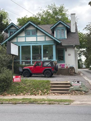 Main picture of 584 N Milledge Ave