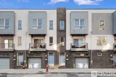 Main picture of 918 N Front St