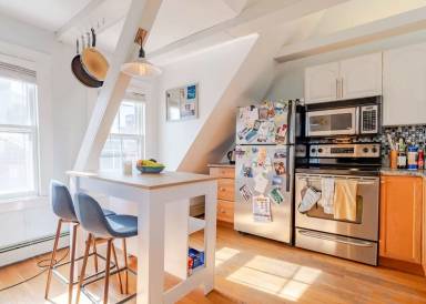 Main picture of 199 Spring St