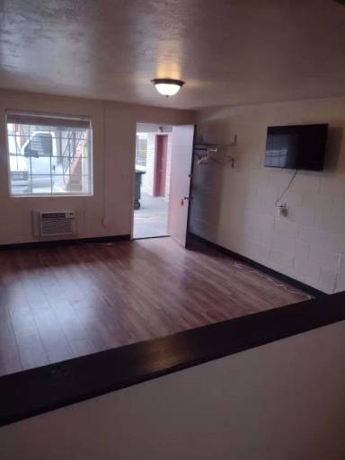 Main picture of 309 E 3rd Ave