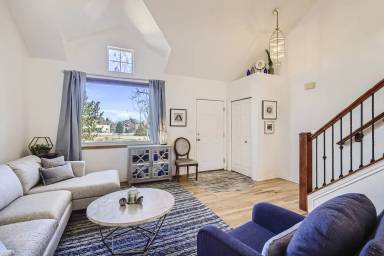 Main picture of 3974 Hawthorne Cir