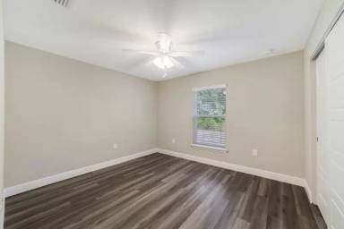 Main picture of 10057 N Athenia Dr