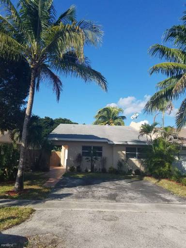 Main picture of 6237 NW 1st St