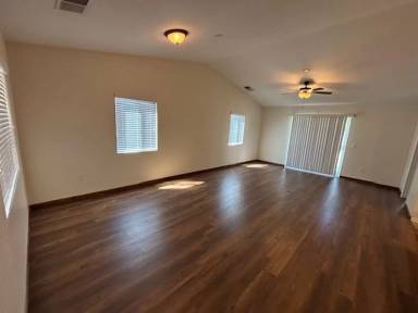 Main picture of 1049 Spud Moreno St