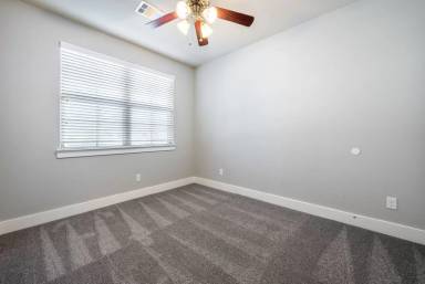 Main picture of 374 Madison Oaks Ave