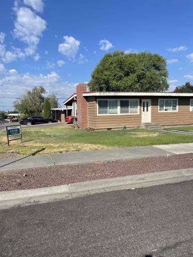 Main picture of 422 E Hill Ave