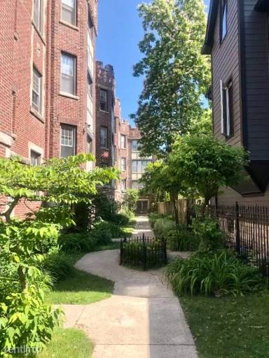 Main picture of 1628 W Lunt Ave