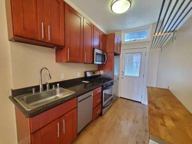 Main picture of 2461 Bryant St