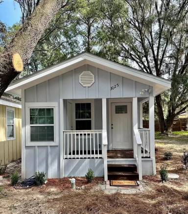 Main picture of 3025 Creekwood Ln