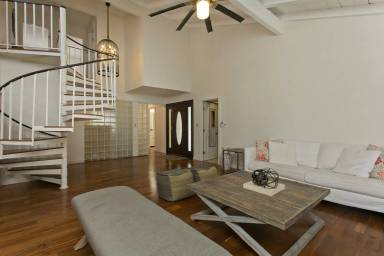Main picture of 6777 Hawaii Kai Dr