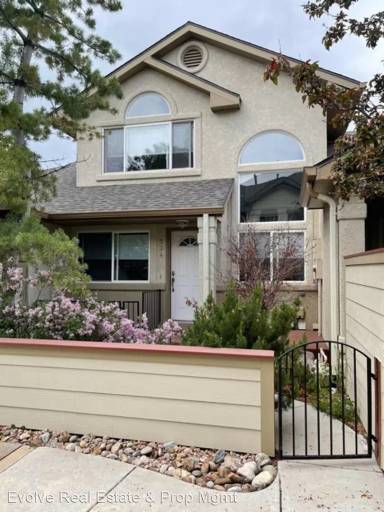 Main picture of 534 Ridgeview Dr