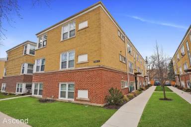 Main picture of 6707 N California Ave