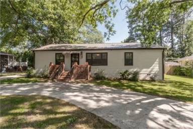 Main picture of 208 Kent Ln