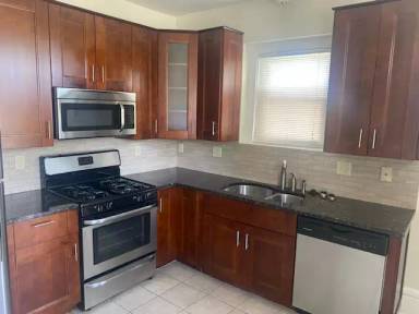 Main picture of 1764 E Long St