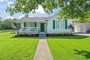 Main picture of 225 Magnolia St