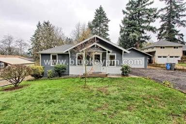 Main picture of 4601 NE Creston Ave