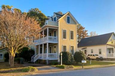 Main picture of 808 Lindsey Ln
