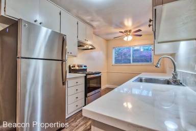 Main picture of 3222 Delaware St