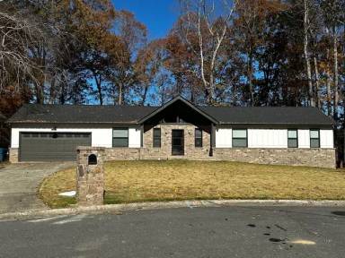Main picture of 190 Sedalia Ct