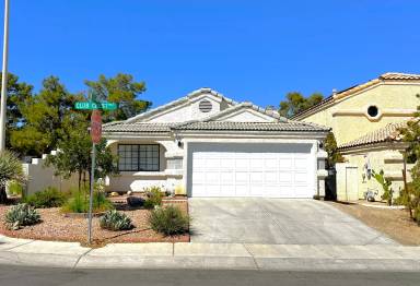 Main picture of 2098 Club Crest Way