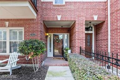 Main picture of 3415 Howell St