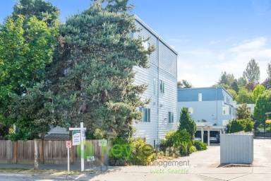 Main picture of 9522 1st Ave NE
