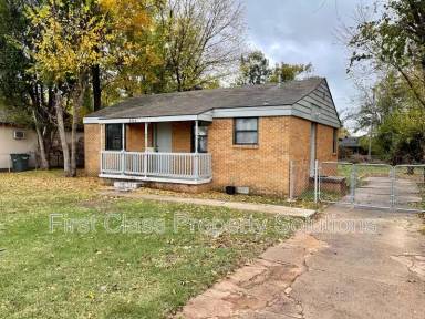 Main picture of 3704 SE 15th St