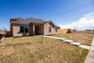 Main picture of 2700 Tampa Bay Ave