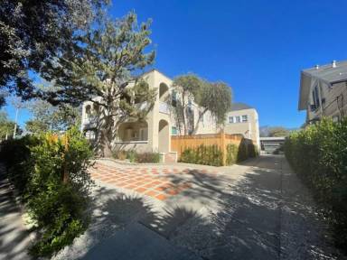 Main picture of 524 Lincoln Ave