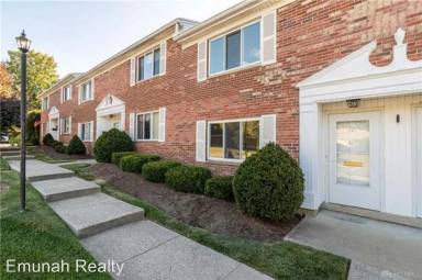 Main picture of 831 Clareridge Ln