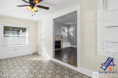 Main picture of 243 21st Ave N