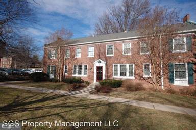 Main picture of 1745 N Troy St