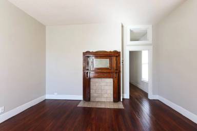 Main picture of 310 E Florida St