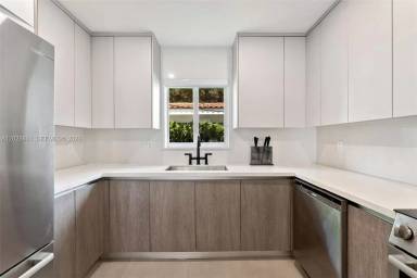 Main picture of 45 Palermo Ave
