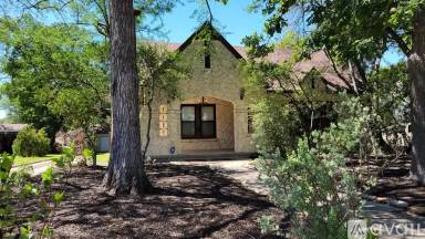 Main picture of 2150 W Huisache Ave
