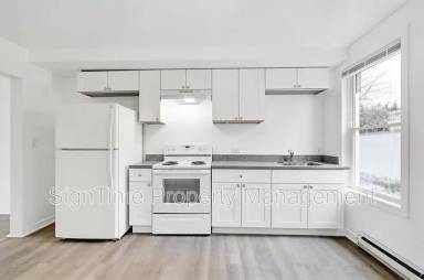 Main picture of 185 Berkson Ave