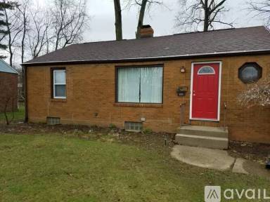 Main picture of 830 38th St NW