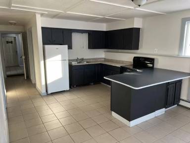 Main picture of 300 Birch St NE