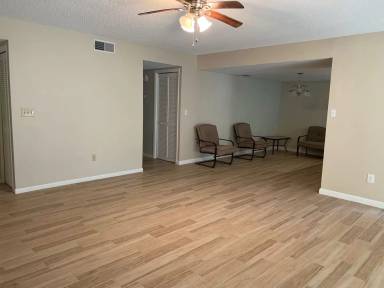 Main picture of 7821 Niagara Ave